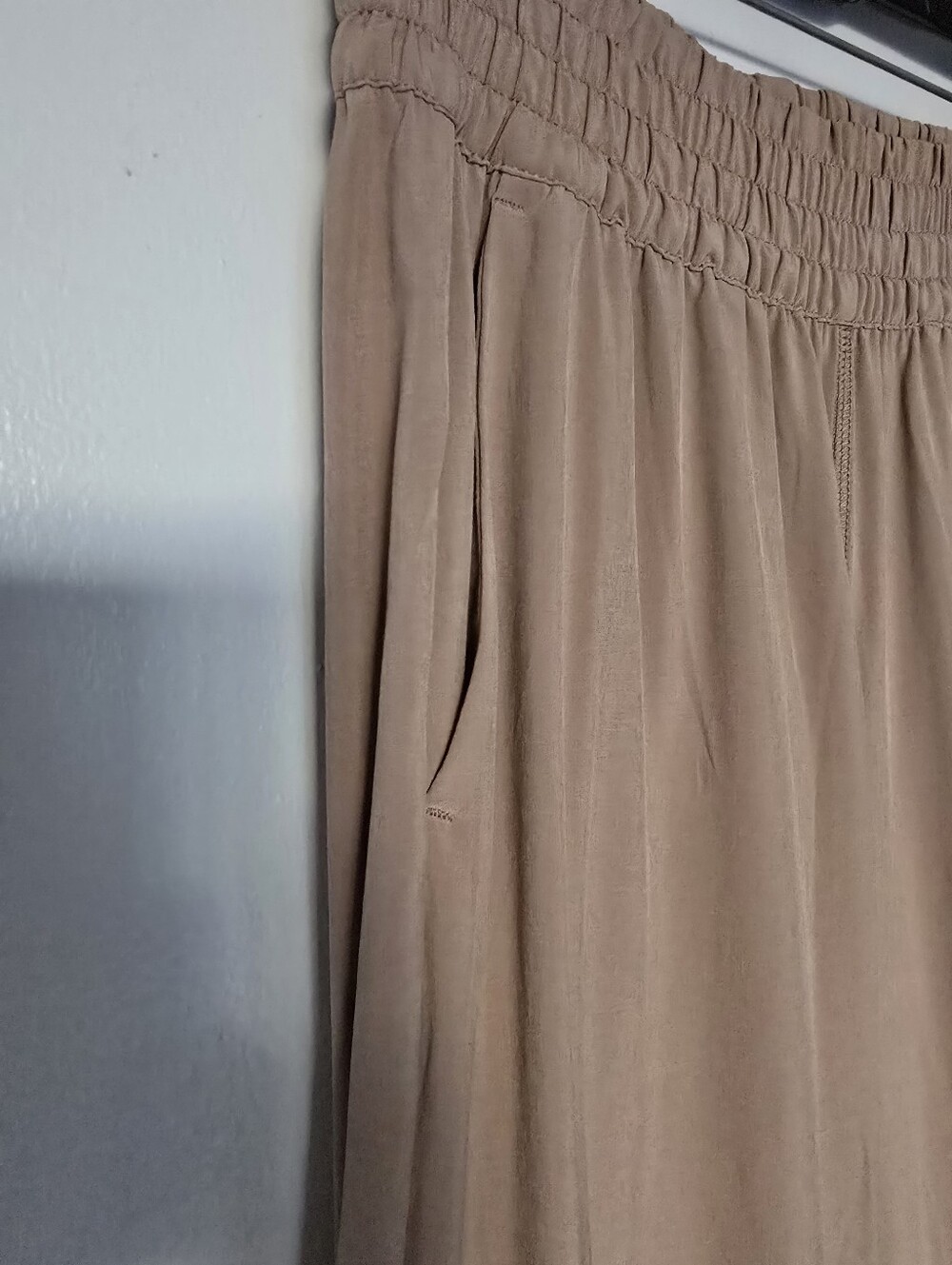 Vuori Villa Wideleg Goldenrod Gorpcore Athleisure Pants Womens NWT Sz Small - Picture 12 of 17